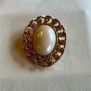 Vintage Pearl Scarf Clip